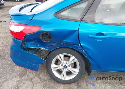 2014 Ford Focus Se z USA, uszkodzony, nr VIN 1FADP3F22EL387914